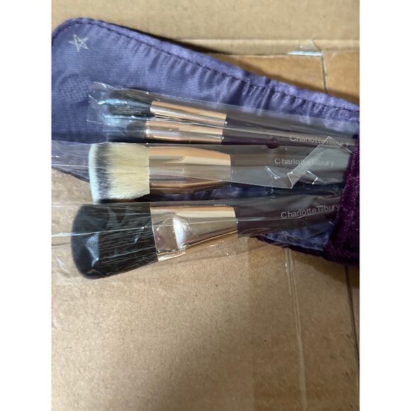 Charlotte Tilbury Magic Mini 5 Piece Brush Set - NEW no box - Picture 4 of 4